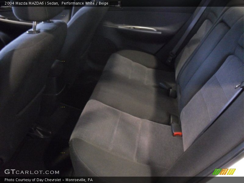 Performance White / Beige 2004 Mazda MAZDA6 i Sedan