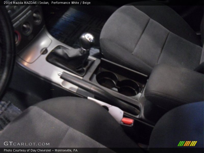 Performance White / Beige 2004 Mazda MAZDA6 i Sedan
