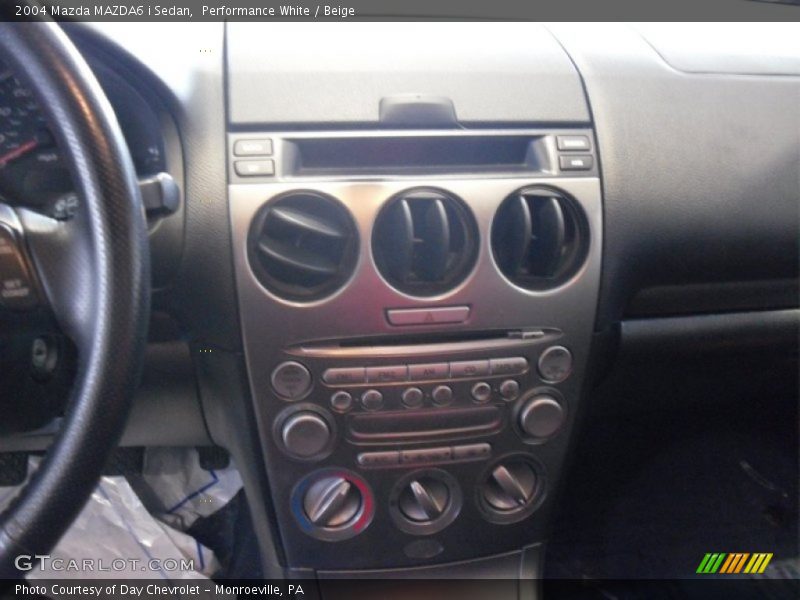 Performance White / Beige 2004 Mazda MAZDA6 i Sedan