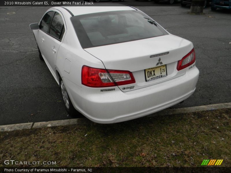 Dover White Pearl / Black 2010 Mitsubishi Galant ES