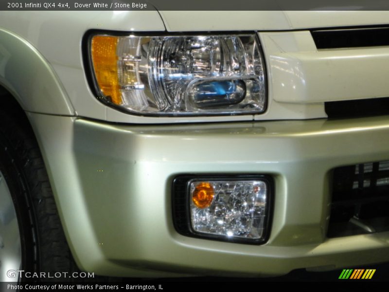 Dover White / Stone Beige 2001 Infiniti QX4 4x4