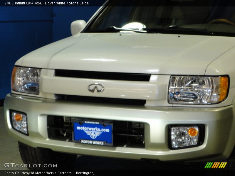 Dover White / Stone Beige 2001 Infiniti QX4 4x4
