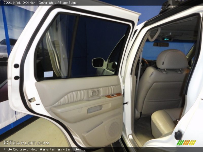 Dover White / Stone Beige 2001 Infiniti QX4 4x4