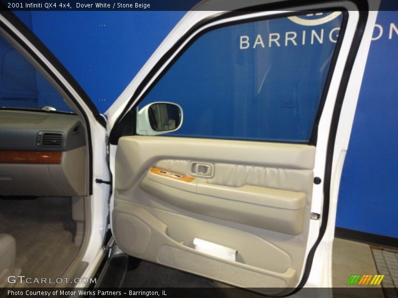 Dover White / Stone Beige 2001 Infiniti QX4 4x4