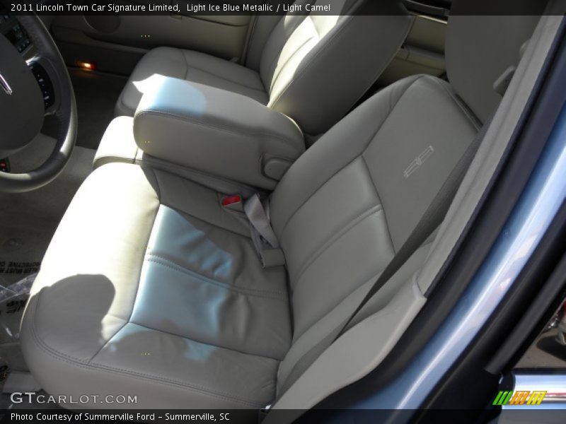 Light Ice Blue Metallic / Light Camel 2011 Lincoln Town Car Signature Limited