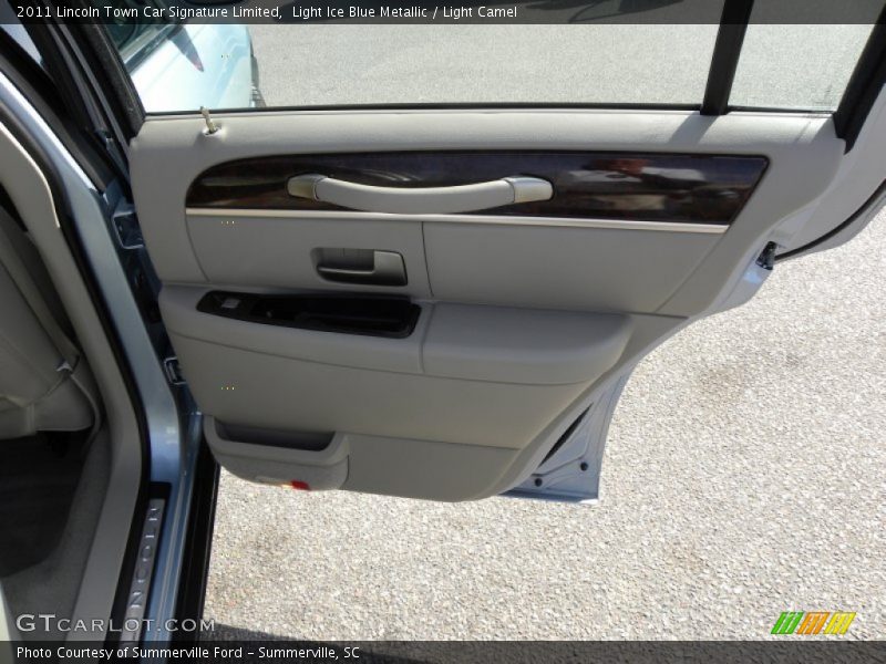 Light Ice Blue Metallic / Light Camel 2011 Lincoln Town Car Signature Limited