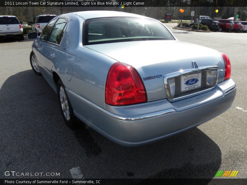 Light Ice Blue Metallic / Light Camel 2011 Lincoln Town Car Signature Limited