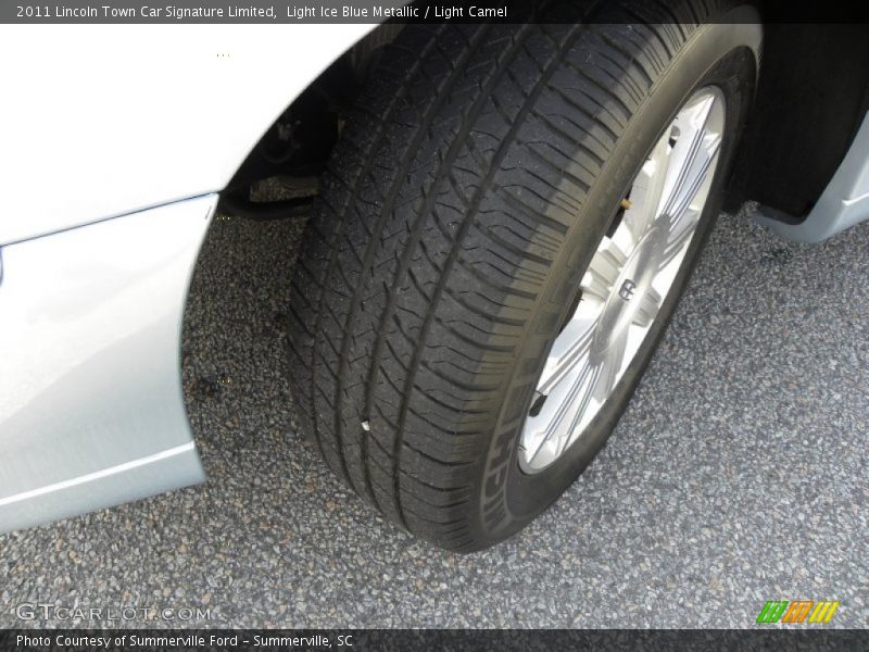 Light Ice Blue Metallic / Light Camel 2011 Lincoln Town Car Signature Limited