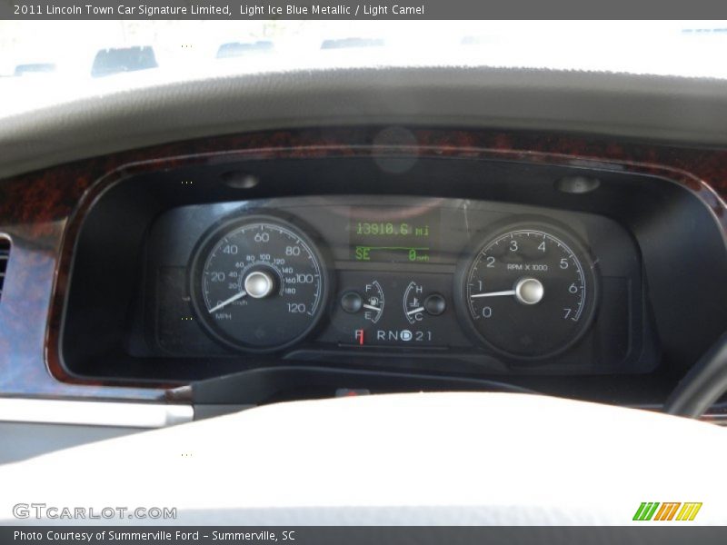 Light Ice Blue Metallic / Light Camel 2011 Lincoln Town Car Signature Limited