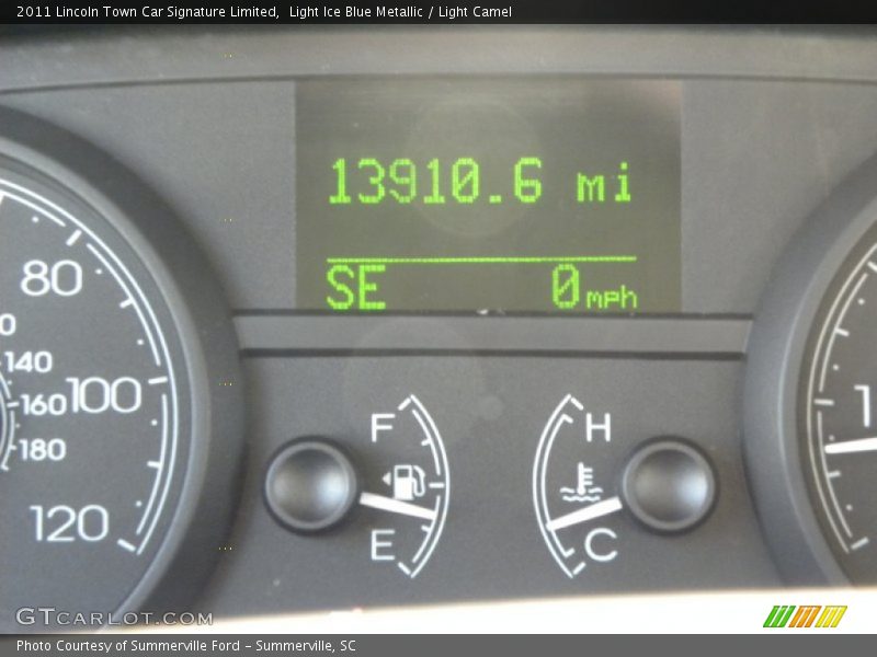 Light Ice Blue Metallic / Light Camel 2011 Lincoln Town Car Signature Limited