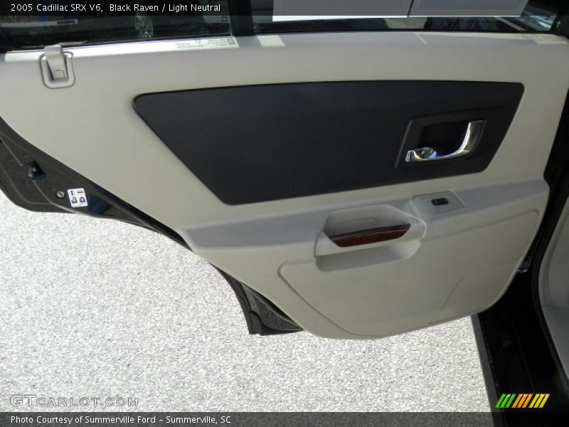 Black Raven / Light Neutral 2005 Cadillac SRX V6