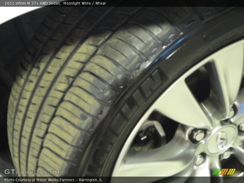 Moonlight White / Wheat 2011 Infiniti M 37x AWD Sedan