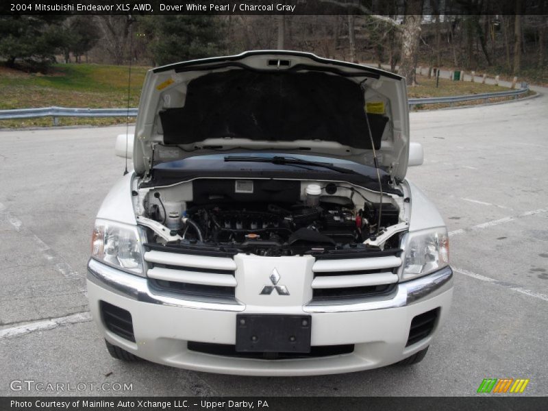 Dover White Pearl / Charcoal Gray 2004 Mitsubishi Endeavor XLS AWD