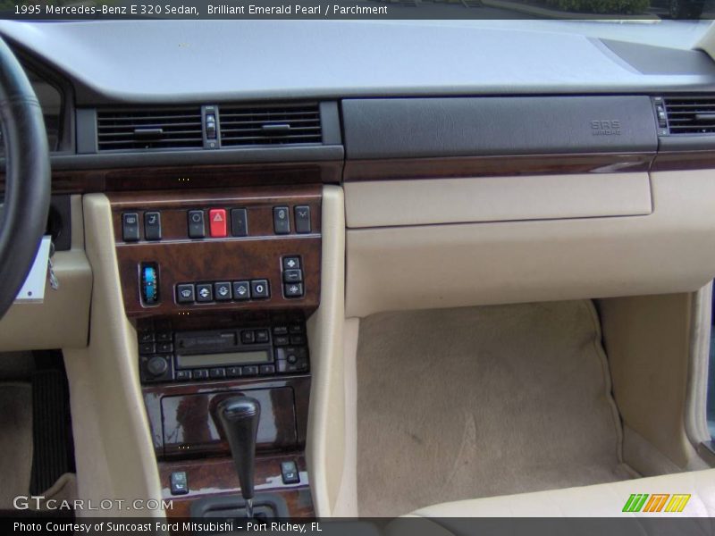 Brilliant Emerald Pearl / Parchment 1995 Mercedes-Benz E 320 Sedan
