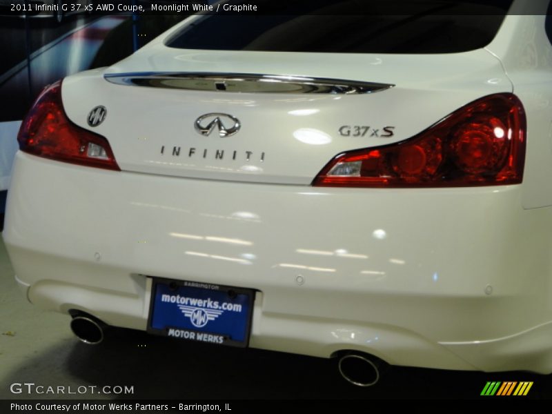Moonlight White / Graphite 2011 Infiniti G 37 xS AWD Coupe