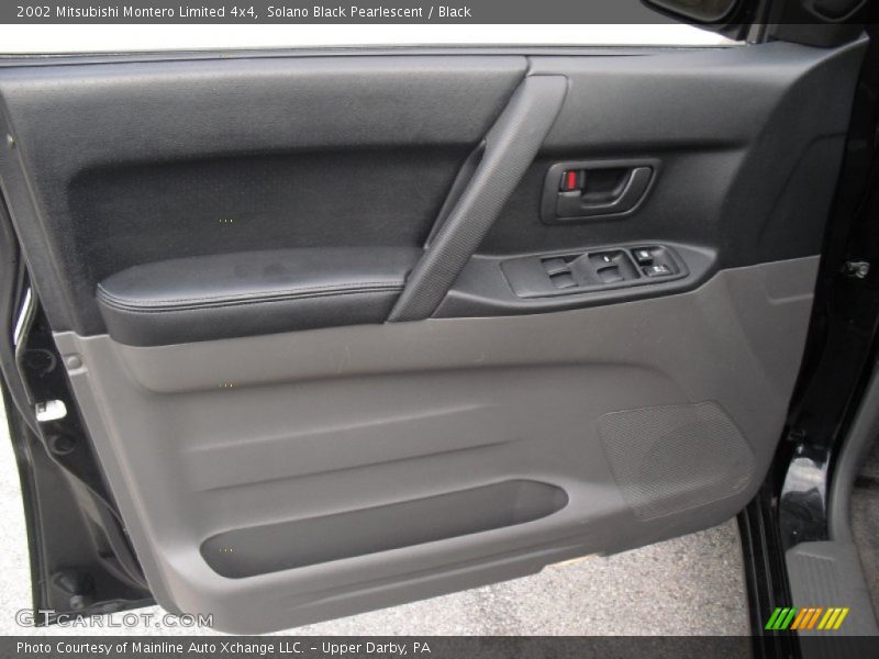 Solano Black Pearlescent / Black 2002 Mitsubishi Montero Limited 4x4