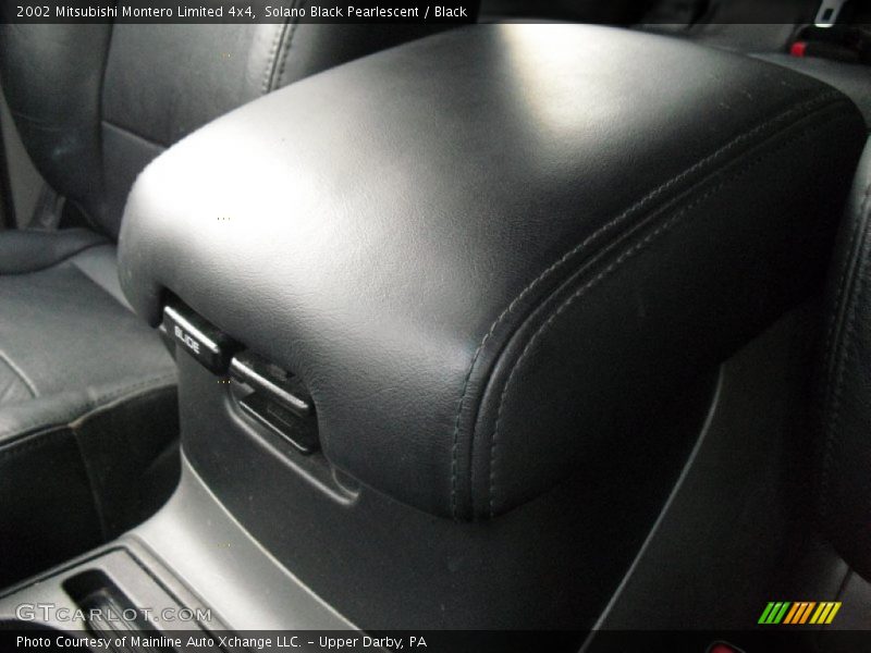 Solano Black Pearlescent / Black 2002 Mitsubishi Montero Limited 4x4