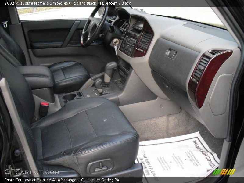 Solano Black Pearlescent / Black 2002 Mitsubishi Montero Limited 4x4
