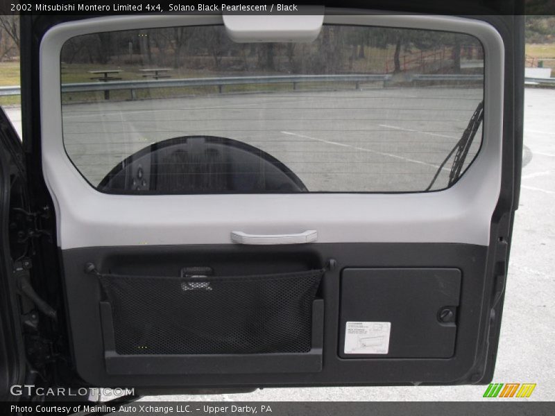 Solano Black Pearlescent / Black 2002 Mitsubishi Montero Limited 4x4