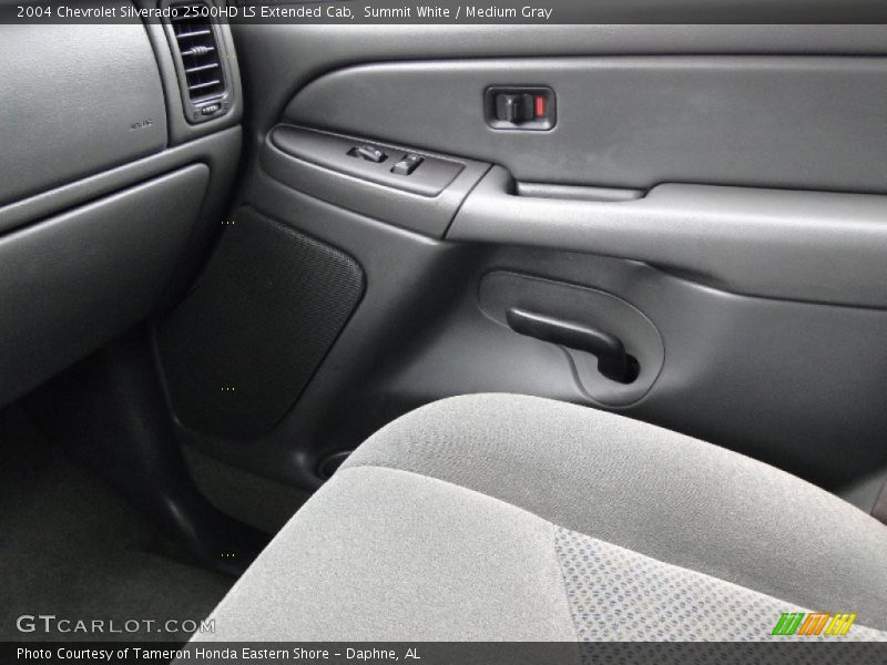 Summit White / Medium Gray 2004 Chevrolet Silverado 2500HD LS Extended Cab