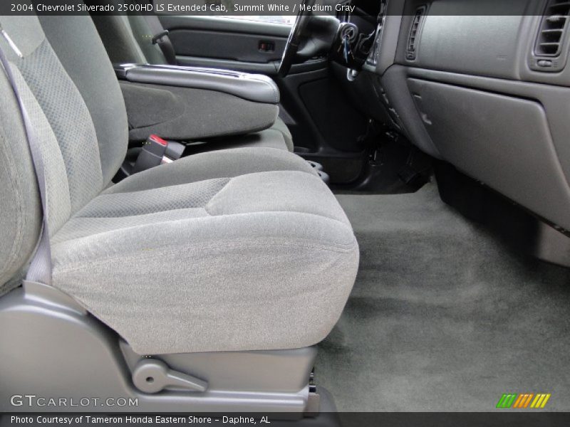 Summit White / Medium Gray 2004 Chevrolet Silverado 2500HD LS Extended Cab