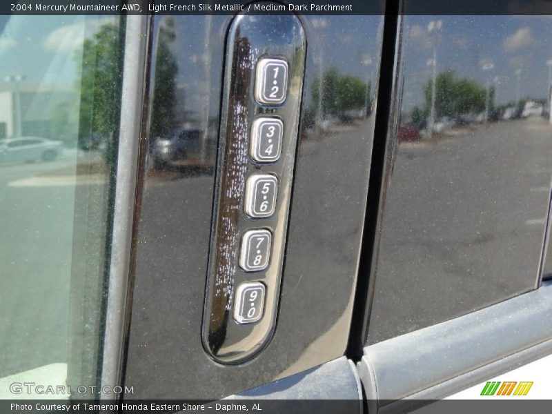 Light French Silk Metallic / Medium Dark Parchment 2004 Mercury Mountaineer AWD