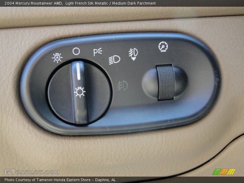 Light French Silk Metallic / Medium Dark Parchment 2004 Mercury Mountaineer AWD
