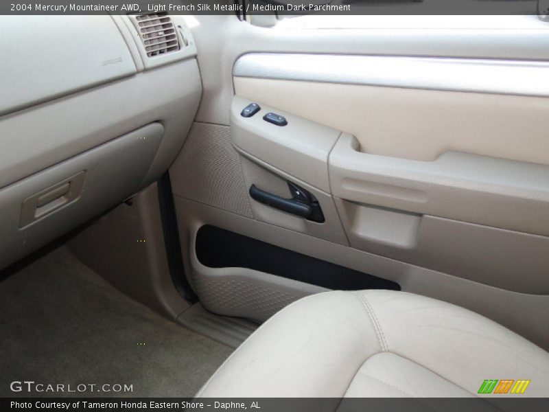 Light French Silk Metallic / Medium Dark Parchment 2004 Mercury Mountaineer AWD