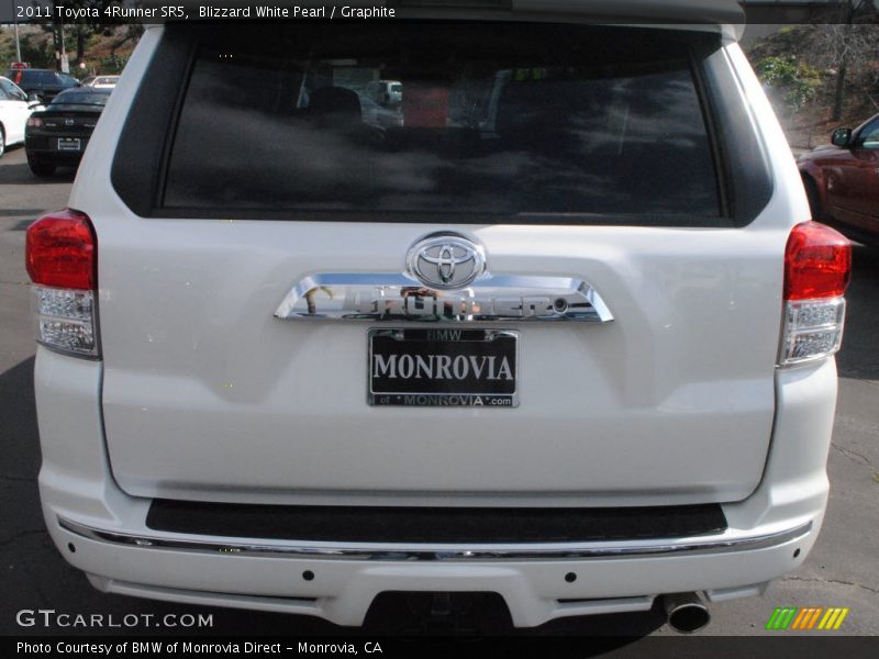 Blizzard White Pearl / Graphite 2011 Toyota 4Runner SR5