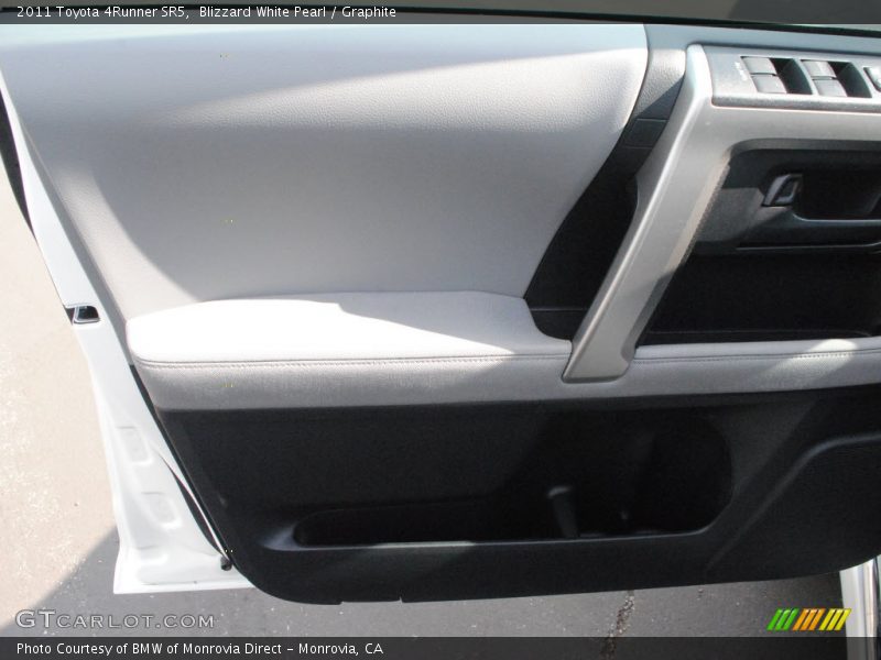 Blizzard White Pearl / Graphite 2011 Toyota 4Runner SR5