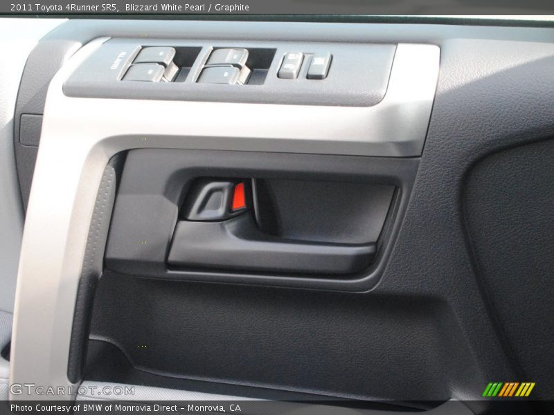 Blizzard White Pearl / Graphite 2011 Toyota 4Runner SR5