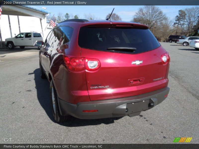 Red Jewel Tintcoat / Ebony 2009 Chevrolet Traverse LT