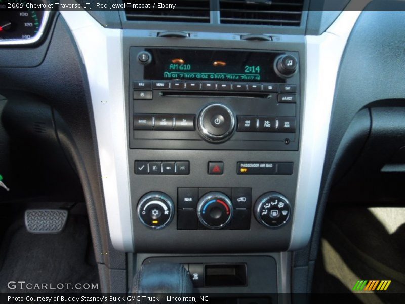 Red Jewel Tintcoat / Ebony 2009 Chevrolet Traverse LT