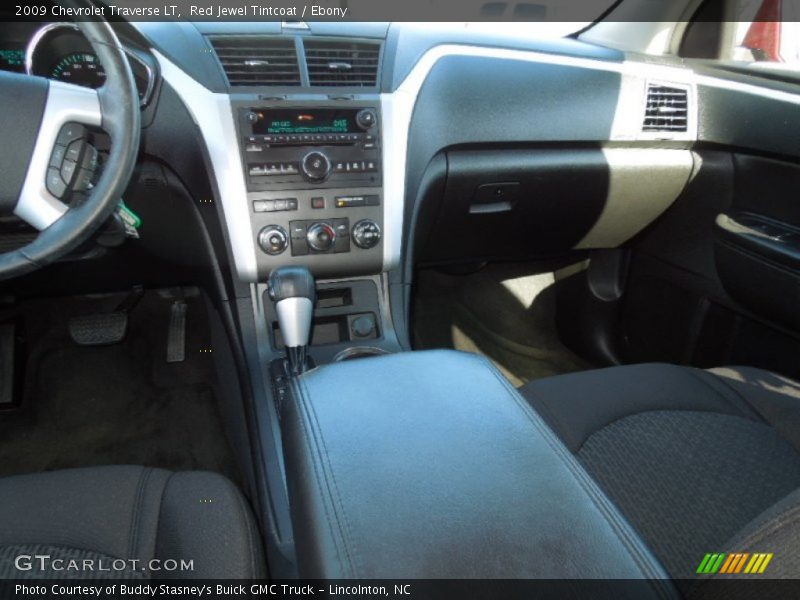 Red Jewel Tintcoat / Ebony 2009 Chevrolet Traverse LT