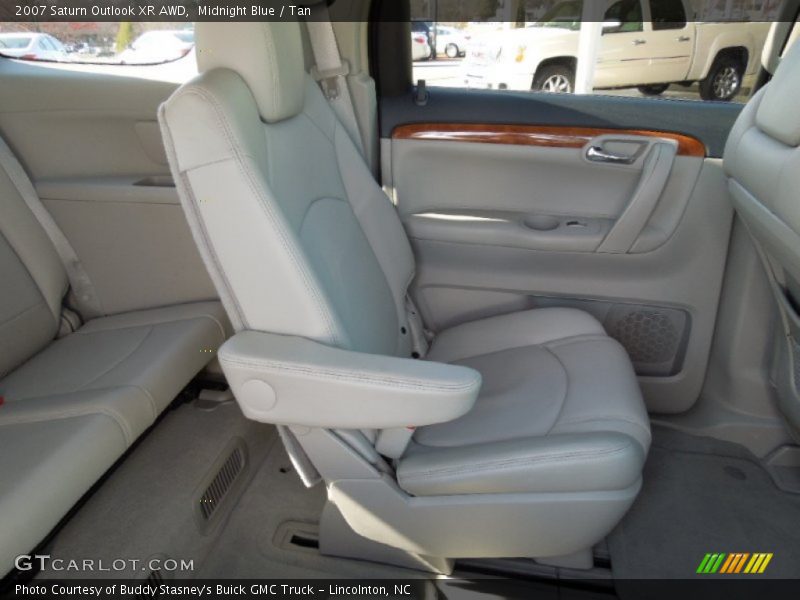 Midnight Blue / Tan 2007 Saturn Outlook XR AWD