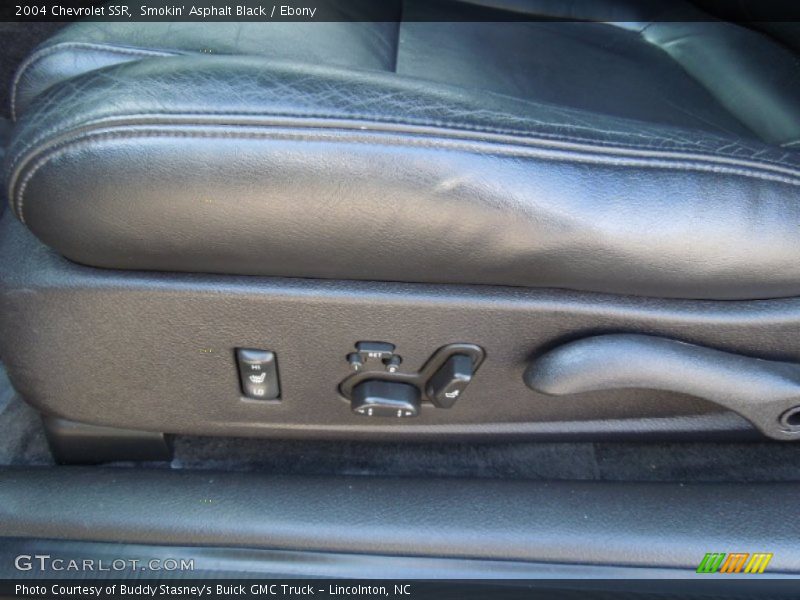 Smokin' Asphalt Black / Ebony 2004 Chevrolet SSR