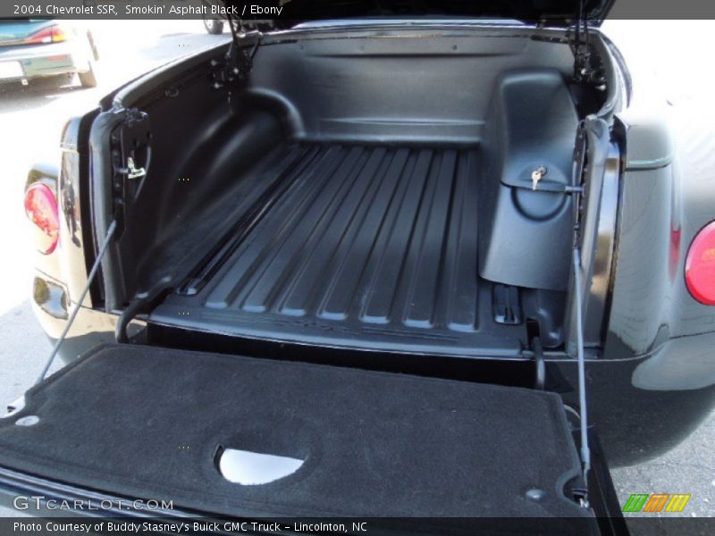  2004 SSR  Trunk