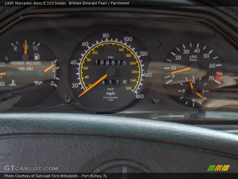 Brilliant Emerald Pearl / Parchment 1995 Mercedes-Benz E 320 Sedan