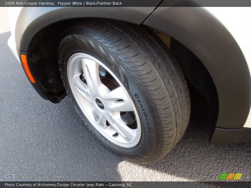 Pepper White / Black/Panther Black 2006 Mini Cooper Hardtop