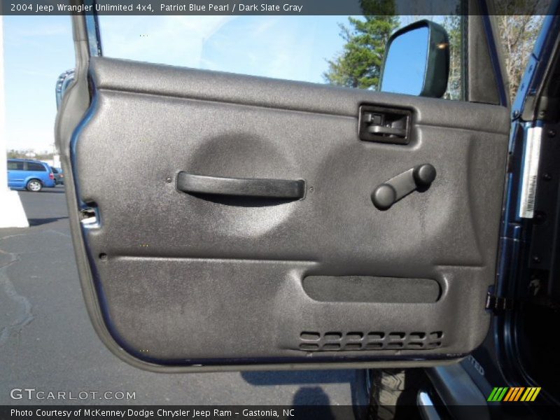 Patriot Blue Pearl / Dark Slate Gray 2004 Jeep Wrangler Unlimited 4x4