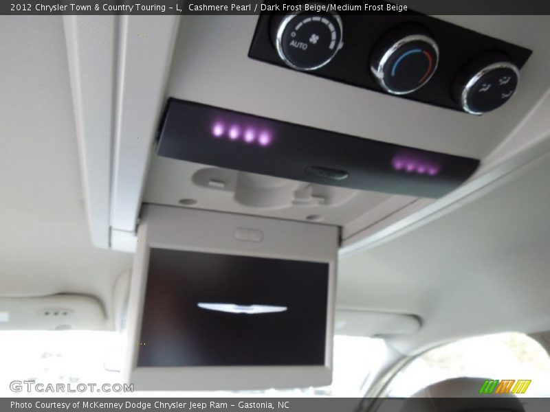 Cashmere Pearl / Dark Frost Beige/Medium Frost Beige 2012 Chrysler Town & Country Touring - L