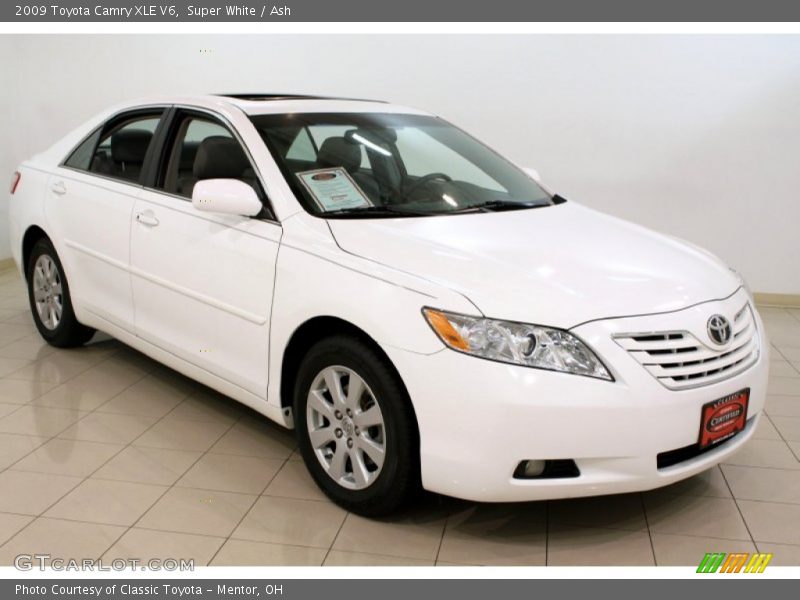 Super White / Ash 2009 Toyota Camry XLE V6