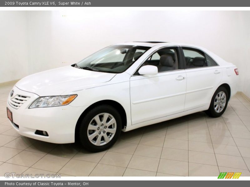 Super White / Ash 2009 Toyota Camry XLE V6