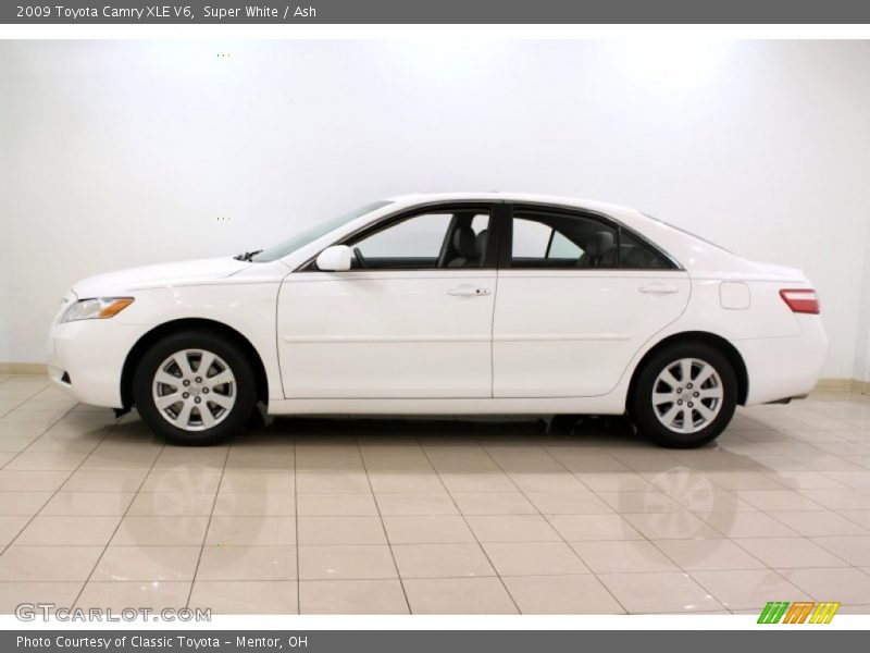 Super White / Ash 2009 Toyota Camry XLE V6