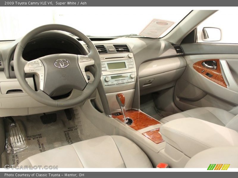 Super White / Ash 2009 Toyota Camry XLE V6