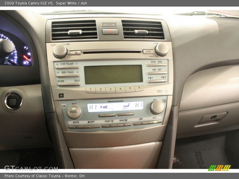 Super White / Ash 2009 Toyota Camry XLE V6