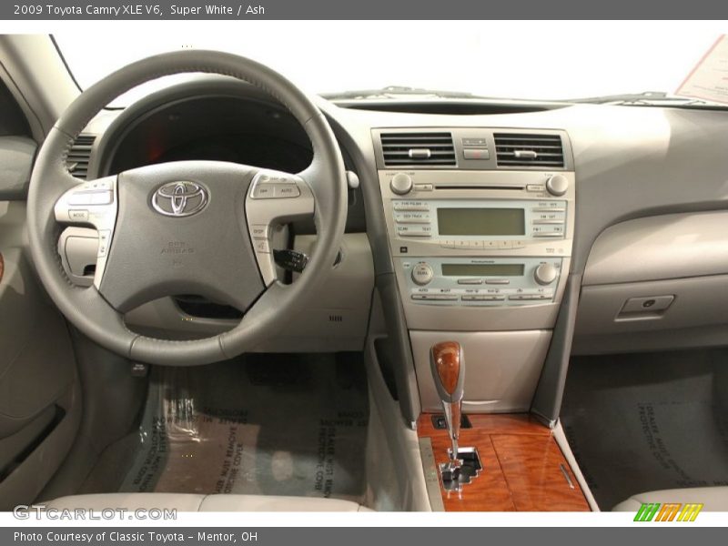Super White / Ash 2009 Toyota Camry XLE V6