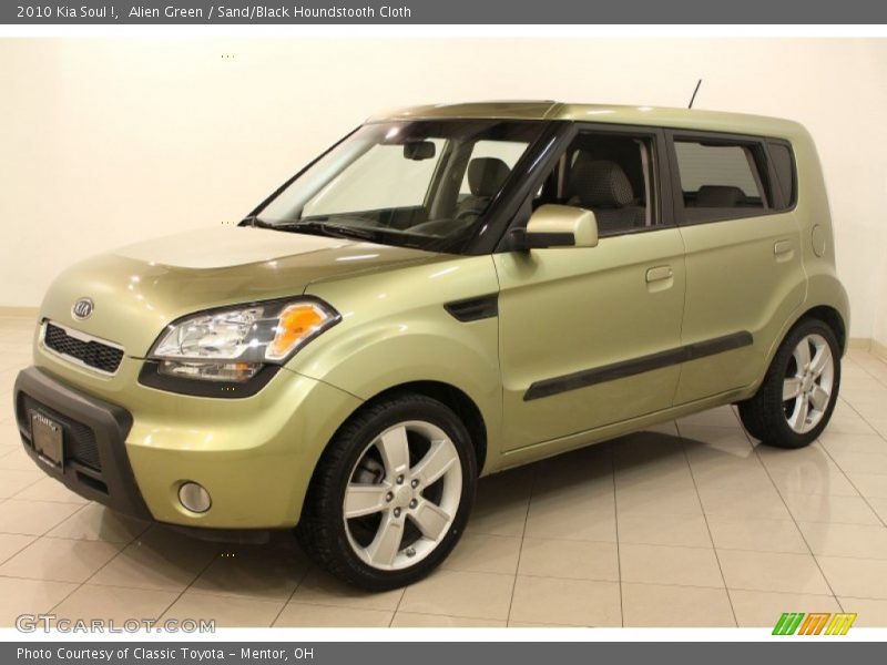 Alien Green / Sand/Black Houndstooth Cloth 2010 Kia Soul !