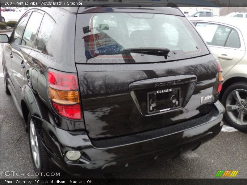 Abyss Black / Graphite 2007 Pontiac Vibe