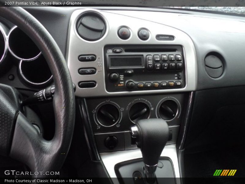 Abyss Black / Graphite 2007 Pontiac Vibe